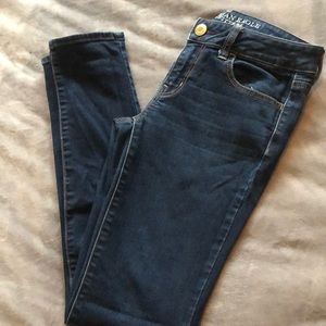 American eagle dark wash straight leg jegging